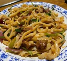 Stir-Fried Noodles with Meat