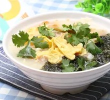 Wonton with Egg Floater