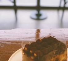 Classic Tiramisu Cake