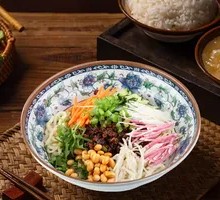 Beijing-style Braised Pork Diced Noodles