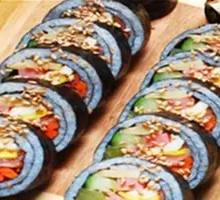 Vienna Sausage Seaweed Rice Roll