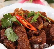 Egg and Beef Brisket Fried Rice Noodles