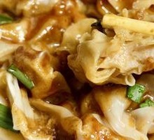 Spiced Dumplings with Sauce