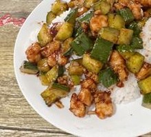 Sauce-Braised Chicken Rice Bowl