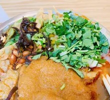 Pork Knuckle Snail Noodles