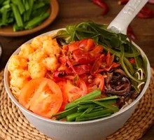 Spicy Pepper Shrimp Dumpling Rice Noodles