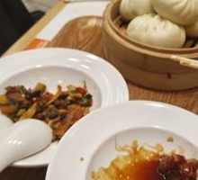 Classic Sauces Pork Bun