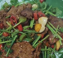 Stir-Fried Beef with Yellow Onion