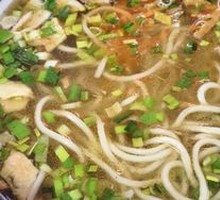 Broad Noodles with Meat Sauce