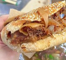 Braised flatbread with shredded pork