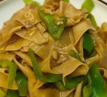 Bell Pepper and Tofu Skin Stir-Fry