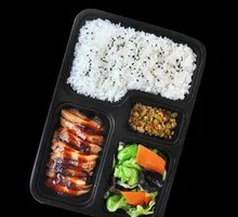 Charcoal-Grilled Chicken Rice