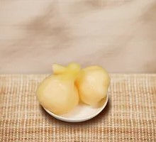 Sweet Pickled Garlic