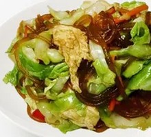 Stir-fried vermicelli with cabbage shreds