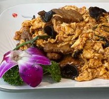 Sour Stir-Fried Egg with Wood Ear Mushrooms