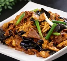 Sour Stir-Fried Egg with Wood Ear Mushrooms