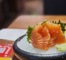 Thai-style Raw Salmon Salad