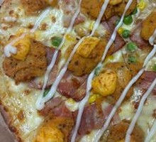 Golden Salted Egg Yolk Chicken Pizza