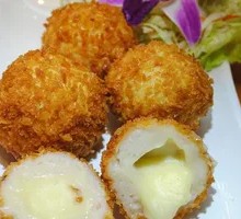 Cheese-filled Shrimp Balls