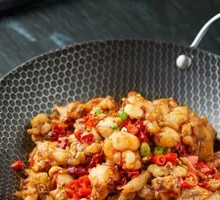 Stir-fried Bullfrog with Green Pepper and Perilla