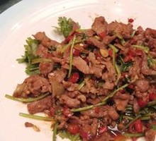 Stir-Fried Beef with Yellow Onion