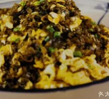 Stir-fried Earth Moss with Free-range Eggs