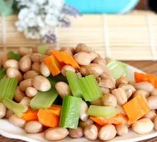 Celery with Peanut Seeds