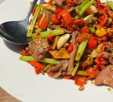 Stir-Fried Beef with Yellow Onion
