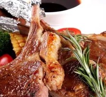 Charcoal-Grilled French Lamb Chops