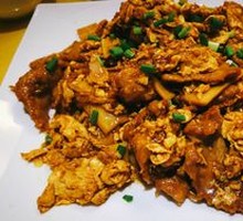 Sour Stir-Fried Egg with Wood Ear Mushrooms