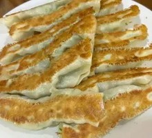 Bok choy dumplings with noodles