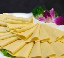 Oil-soaked tofu skin