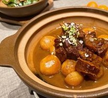 Braised Beef Brisket with Small Potatoes