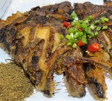 Charcoal-Grilled Fish Head
