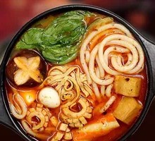 One Meat, Six Vegetables Hot Pot Rice Noodles