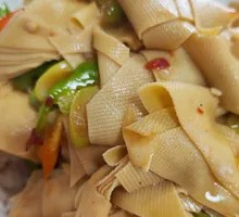 Bell Pepper and Tofu Skin Rice Bowl