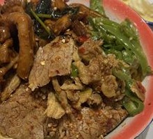 Sauce-Braised Squid with Rice Noodles