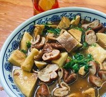 Braised Pork and Steamed Bun