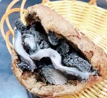 Pita with lamb offal