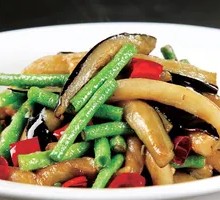 Stir-fried long beans with eggplant