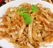 Lao Gan Ma Stir-Fried Rice Noodles