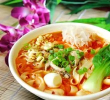 Tomato and Egg Knife-Pressed Noodles