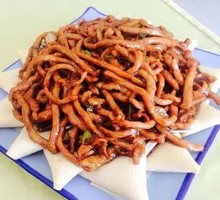 Beijing-style Shredded Pork in Soy Sauce