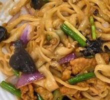 Pan-fried Meat Noodles