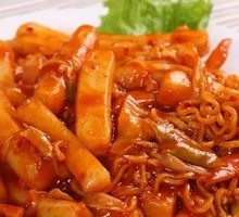 Ramen and Rice Cake Stir-Fry