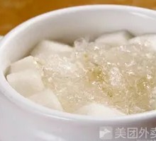 Braised Pear with Rock Sugar and Bird's Nest