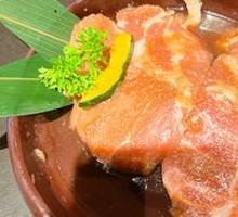 Fruit-Marinated Pork Cutlet