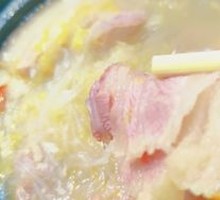 Sour Cabbage and Pork in Clay Pot