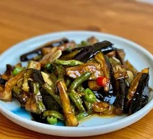 Stir-fried long beans with eggplant