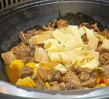 Stewed Pork Ribs in Iron Pot